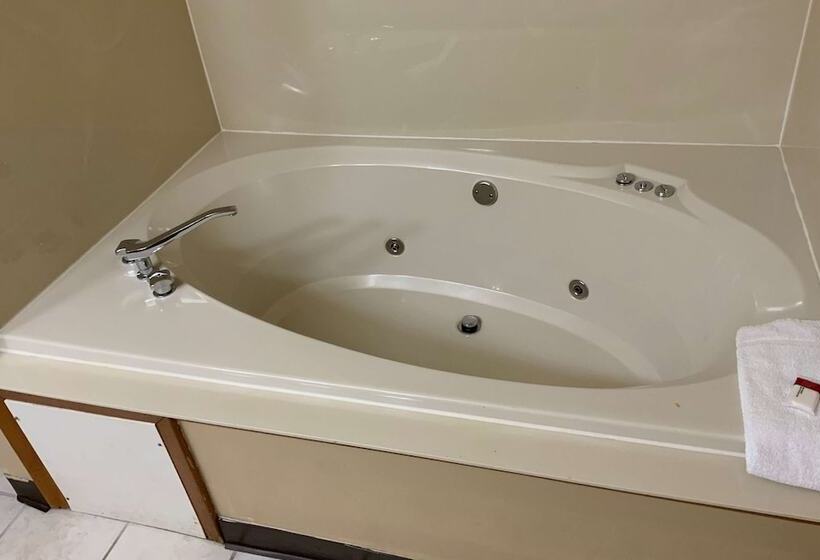 디럭스 스위트, Days Inn By Wyndham Wauseon