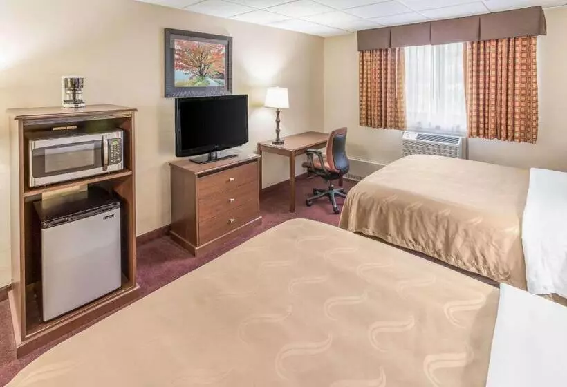 اتاق استاندارد, Quality Inn & Suites Downtown