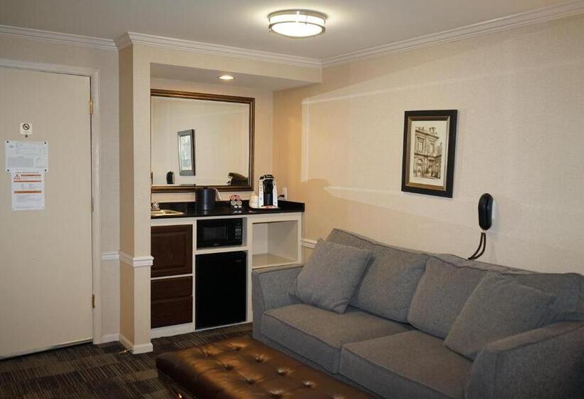 キングサイズベッドのデラックススイート, Wingate By Wyndham Bellingham Heritage Inn
