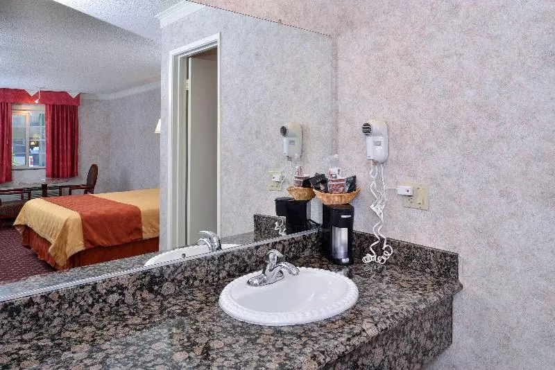 سوئیت با تخت بزرگ, Americas Best Value Inn & Suites Fontana