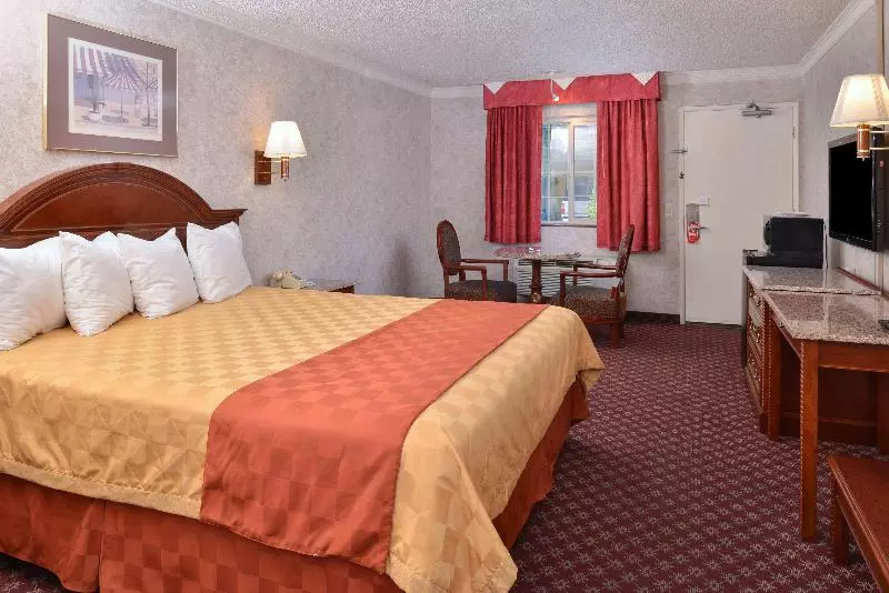 اتاق استاندارد با تخت بزرگ, Americas Best Value Inn & Suites Fontana