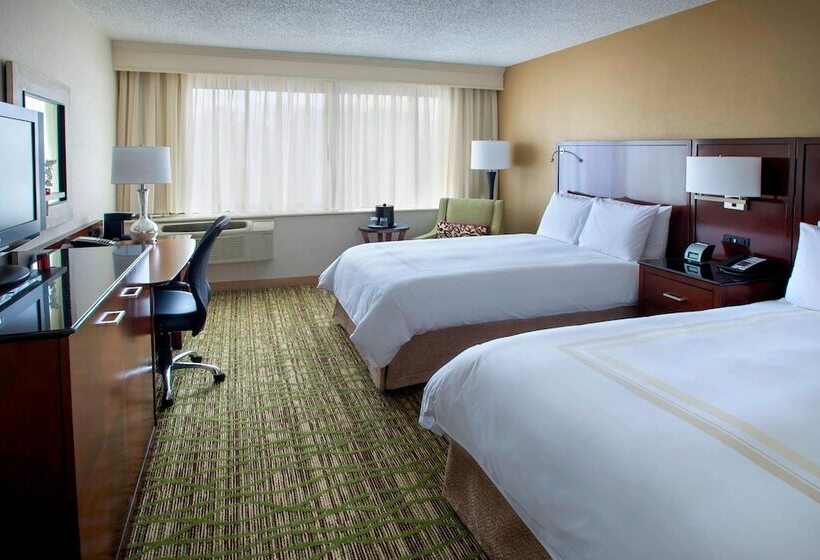 غرفه قياسيه سريرين مزدوجين, Boston Marriott Peabody