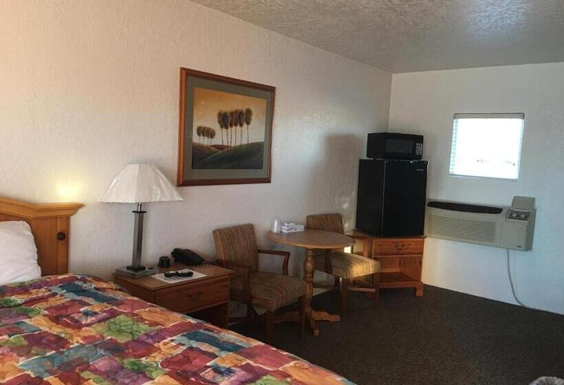 غرفة قياسية سرير كينج, Circle S Lodge