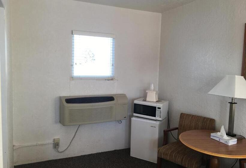 غرفة قياسية, Circle S Lodge