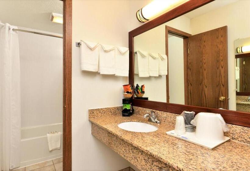 غرفة قياسية رباعية, Corn Palace Inn