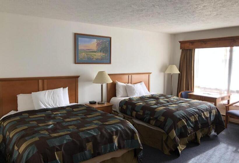 غرفة قياسية رباعية, Corn Palace Inn