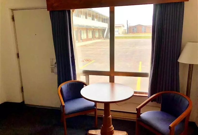 キングサイズベッドのスタンダードルーム, Corn Palace Inn