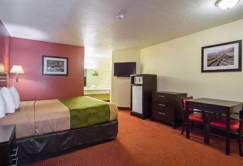 身障者適用キングサイズベッドルーム, Econo Lodge Hurricane Zion Park Area