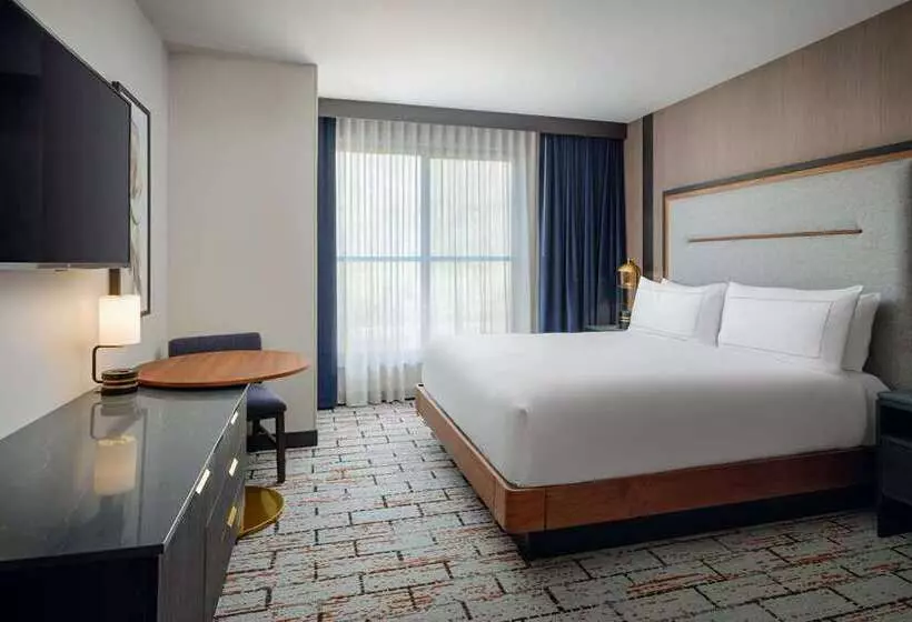 キングサイズベッドのスタンダードルーム, Hilton Wilmington/christiana