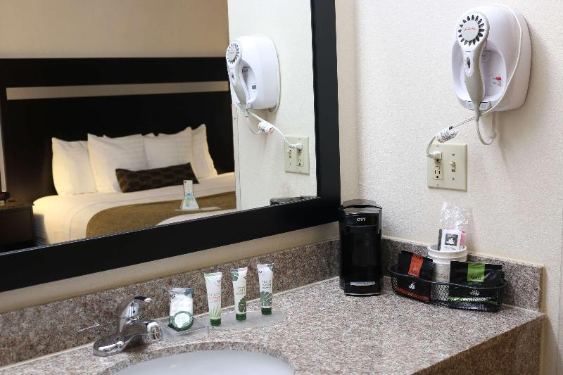 适合残疾人使用的标准间, Spark By Hilton Germantown Washington Dc North