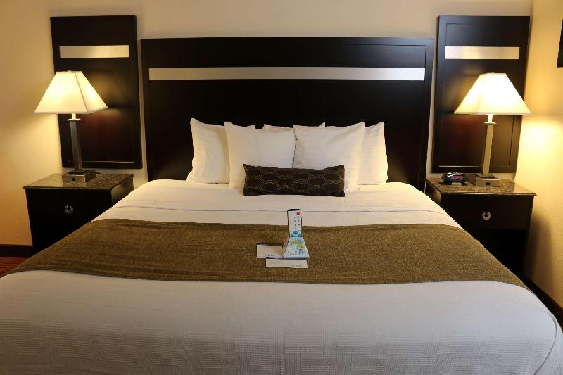 适合残疾人使用的标准间, Spark By Hilton Germantown Washington Dc North