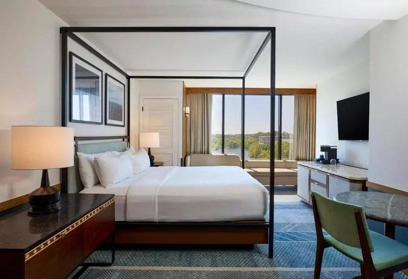 キングサイズベッドのスタンダードルーム, Merriweather Lakehouse Hotel, Autograph Collection