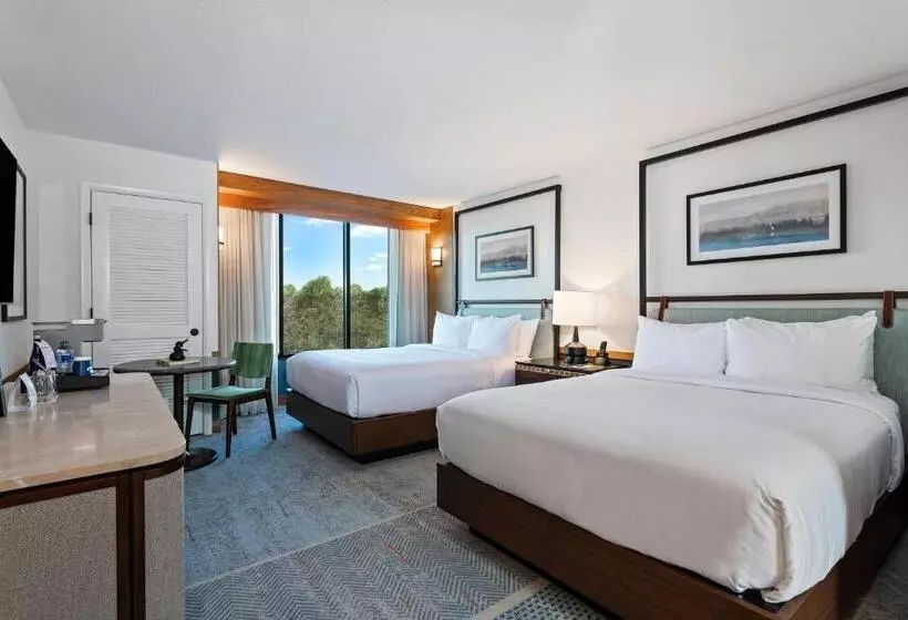 レイクビュースタンダードルーム, Merriweather Lakehouse Hotel, Autograph Collection