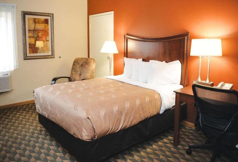 Стандартный Номер Кровать Кинг, Quality Inn & Suites Ames Conference Center Near Isu Campus