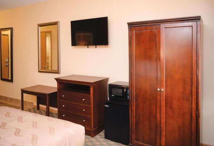 غرفة قياسية سرير كينج لذوى الإحتياجات الخاصة, Quality Inn & Suites Ames Conference Center Near Isu Campus