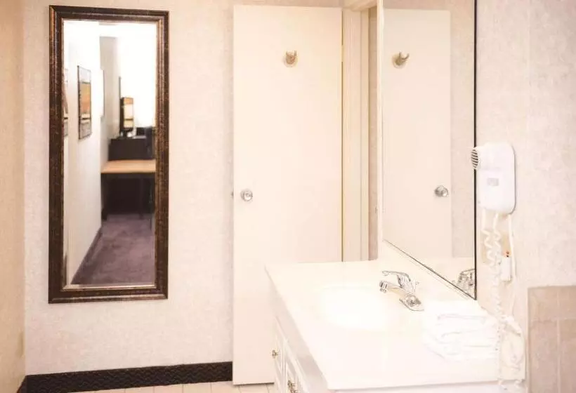 ハイドロマッサージバス付きスイート, Quality Inn & Suites Ames Conference Center Near Isu Campus