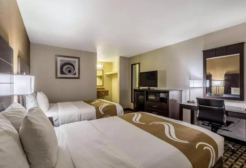 ２ダブルベッドのスタンダードルーム, Quality Inn Tupelo Central