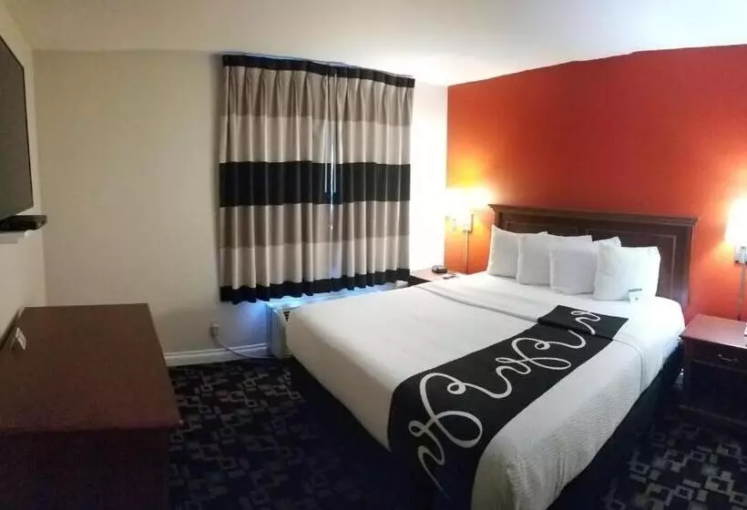 استودیو استاندارد با تخت کینگ, Ramada By Wyndham Oceanside
