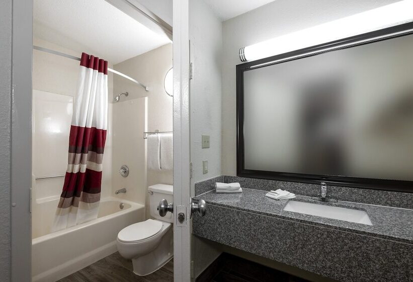 디럭스 룸, Red Roof Inn West Point