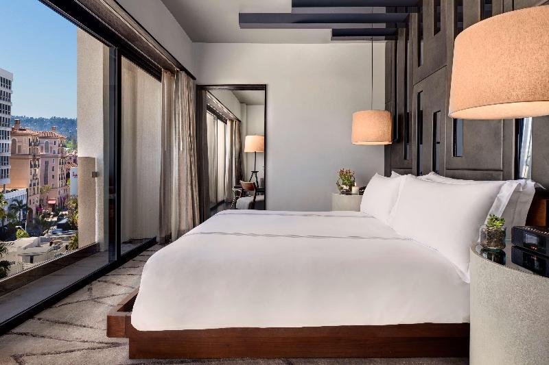 스위트 킹사이즈 침대, Sixty Beverly Hills