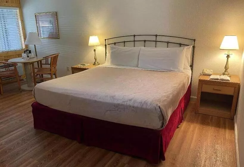 キングサイズベッドのスタンダードルーム, Zoders Inn And Suites