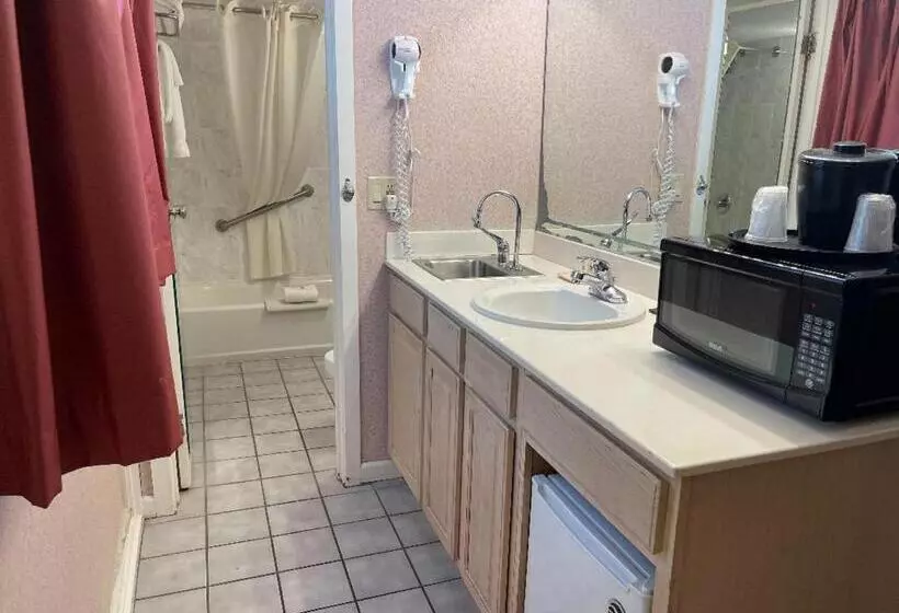 バルコニー付きスタンダードルーム, Zoders Inn And Suites
