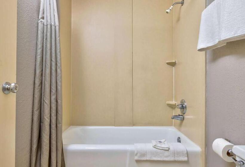 غرفة ديلوكس سرير كينج, Motel 6 Morgantown