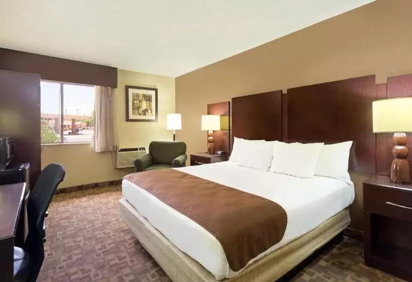 キングサイズベッドのデラックススイート, Super 8 By Wyndham Chandler Phoenix