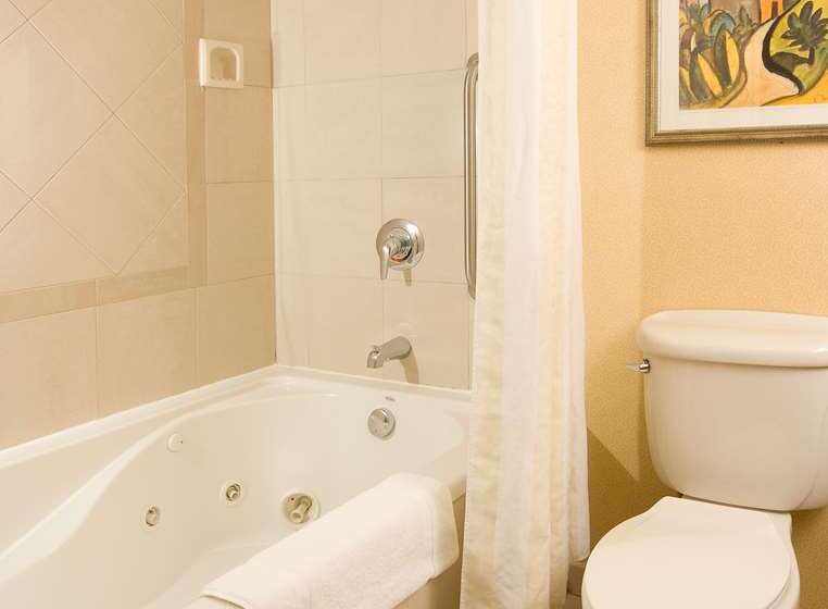 إستوديو قياسى, Pier 5 Hotel Baltimore