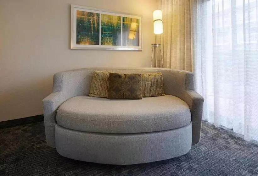 キングサイズベッドのスタンダードルーム, Courtyard By Marriott Atlanta Windy Hill/ballpark