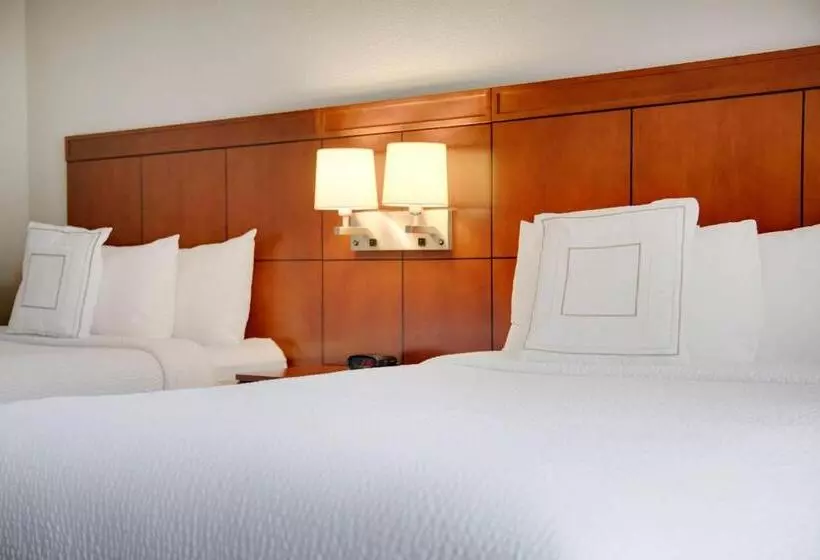 ２ダブルベッドのスタンダードルーム, Courtyard By Marriott Atlanta Windy Hill/ballpark