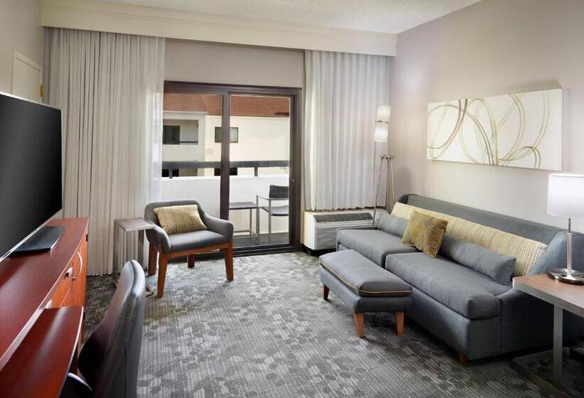 Люкс Кровать Кинг, Courtyard By Marriott Atlanta Airport South/sullivan Road