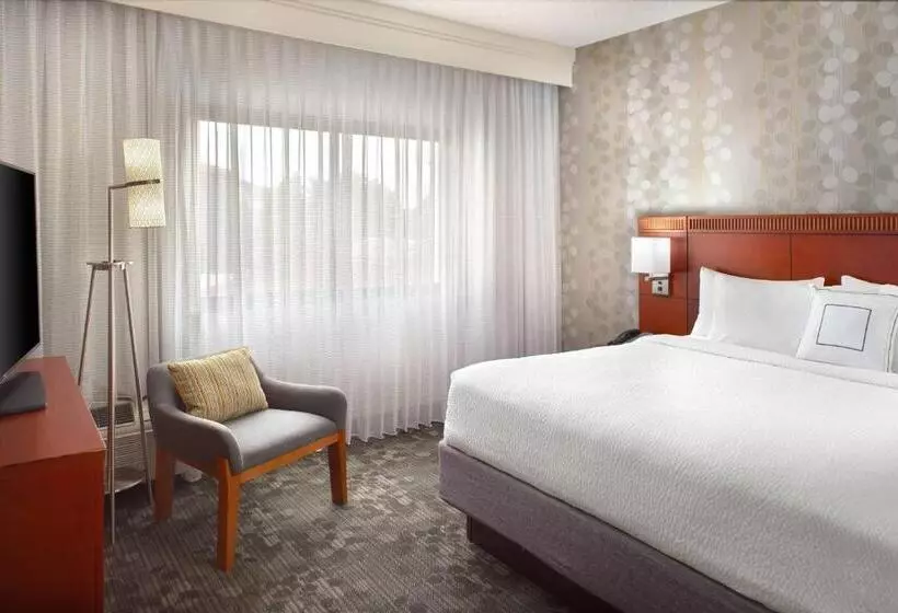سوئیت با تخت بزرگ, Courtyard By Marriott Atlanta Airport South/sullivan Road