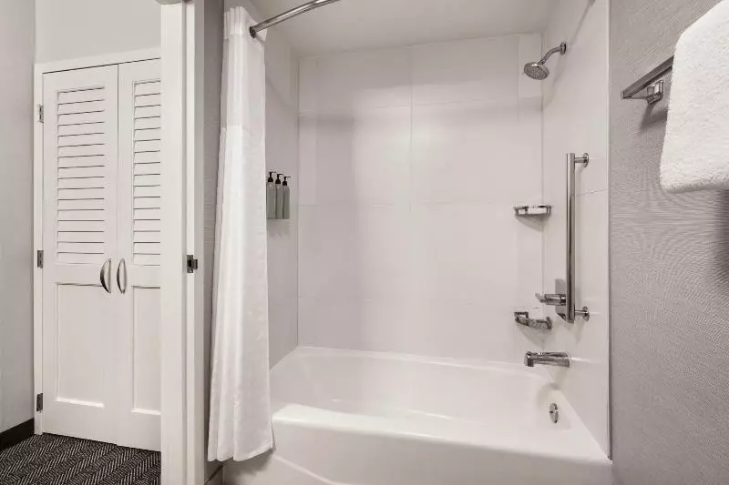 キングサイズベッドのスタンダードルーム, Courtyard By Marriott Memphis Airport
