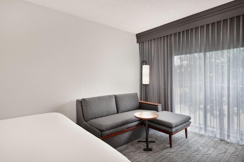 带大床的标准间, Courtyard By Marriott Memphis Airport
