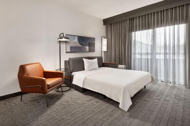 Chambre Standard Lit King Size, Courtyard By Marriott Memphis Airport