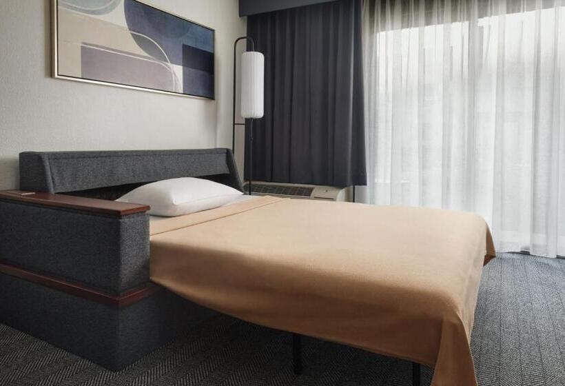 장애인을 위한 킹사이즈 침대 스탠다드 룸, Courtyard By Marriott New Carrollton Landover