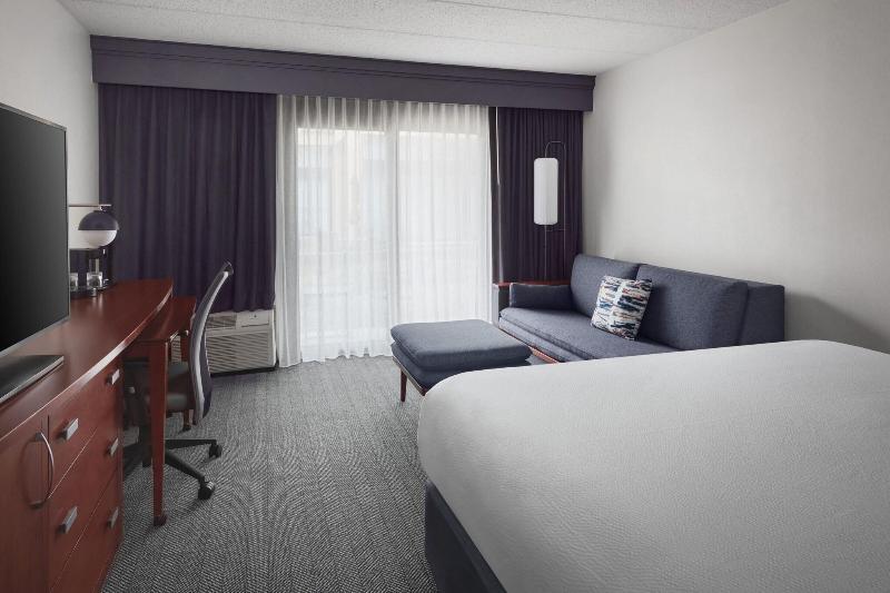 스탠다드 룸 킹사이즈 침대, Courtyard By Marriott New Carrollton Landover