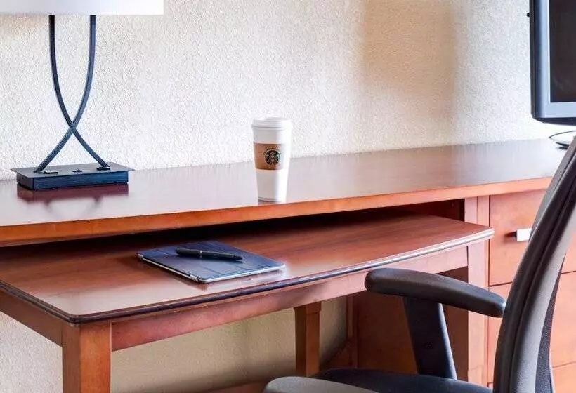 2ダブルベッドのスタンダードルーム, Courtyard By Marriott Rockville