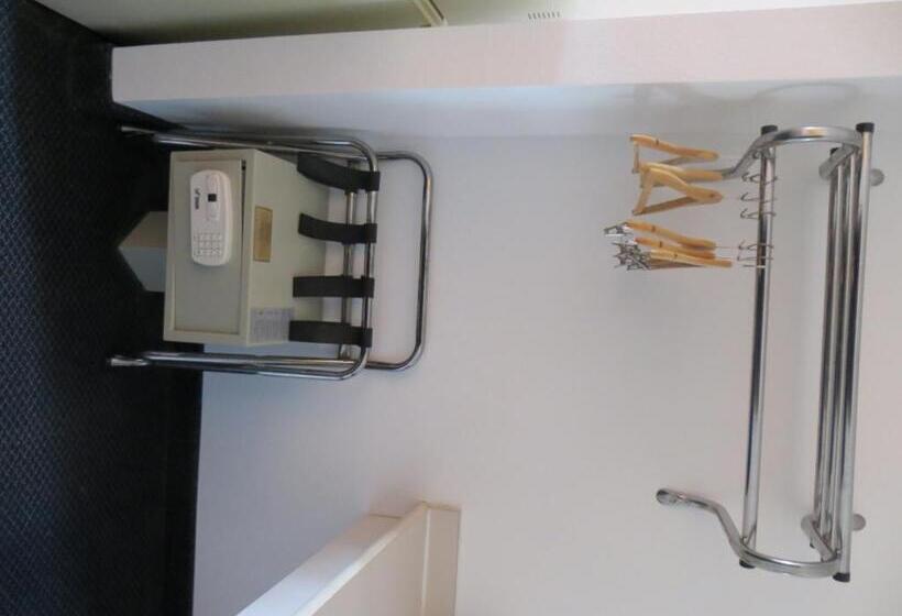 جناح ديلوكس سرير كينج, Days Inn By Wyndham Kingdom City