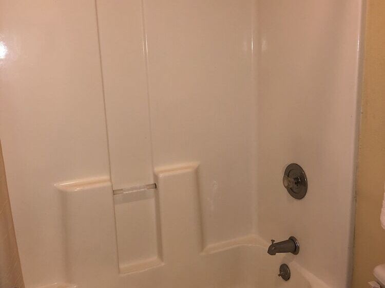 غرفه قياسيه سريرين مزدوجين, Days Inn By Wyndham Natchez