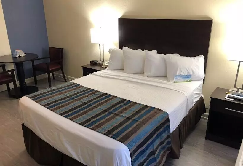 Deluxe-huone Soveltuu Liikuntarajoitteisille, Days Inn By Wyndham Natchez