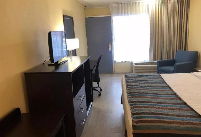 Standard-huone King-vuode, Days Inn By Wyndham Natchez