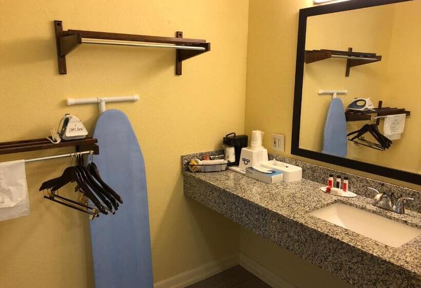 Номер Deluxe Адаптированный для Инвалидов, Days Inn By Wyndham Natchez
