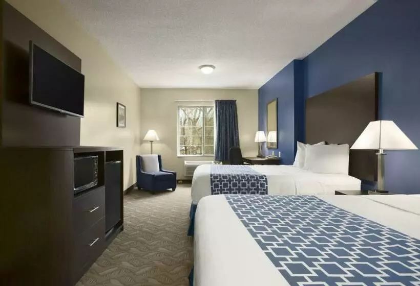 スタンダードスタジオ, Days Inn & Suites By Wyndham Cherry Hill  Philadelphia