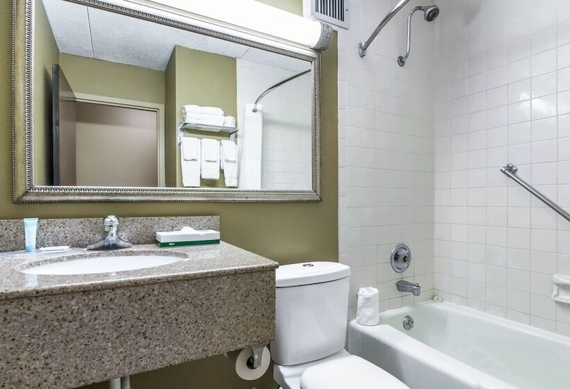 غرفه قياسيه سريرين مزدوجين, Econo Lodge