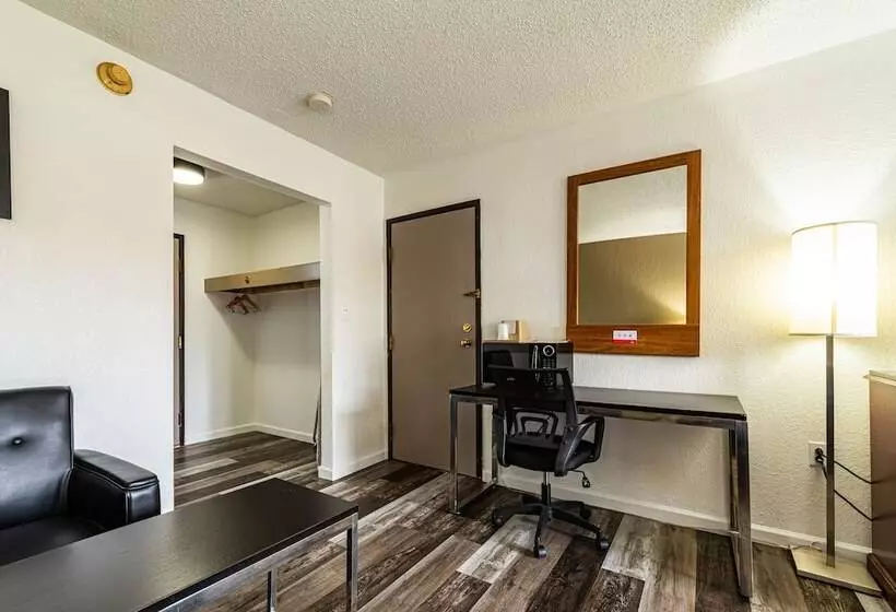 スタンダードルーム, Econo Lodge Cleveland Southeast  Kent