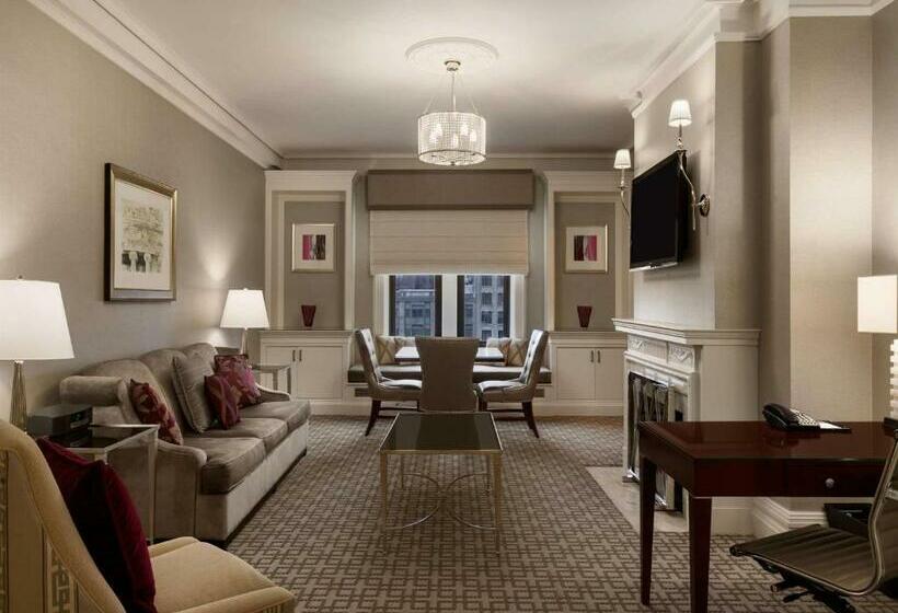 스위트 킹사이즈 침대, Fairmont Copley Plaza