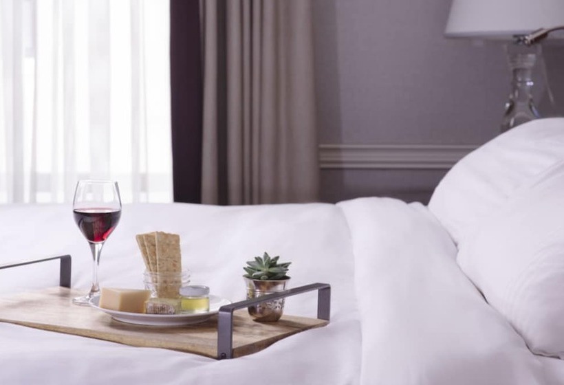 스위트 킹사이즈 침대, Fairmont Copley Plaza
