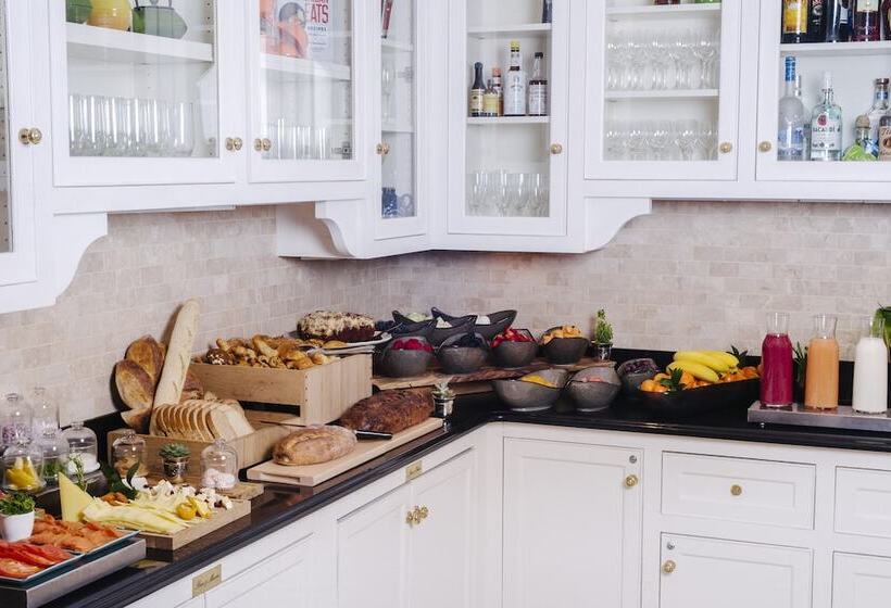 스위트 킹사이즈 침대, Fairmont Copley Plaza